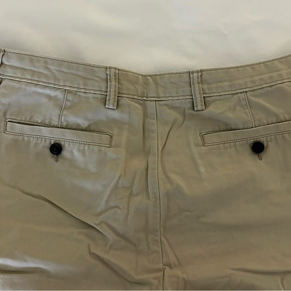 Lands End Men’s size 34” khaki flat front shorts - Picture 4 of 5